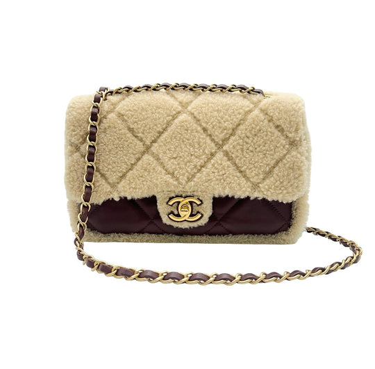 Bolsa Chanel Shearling