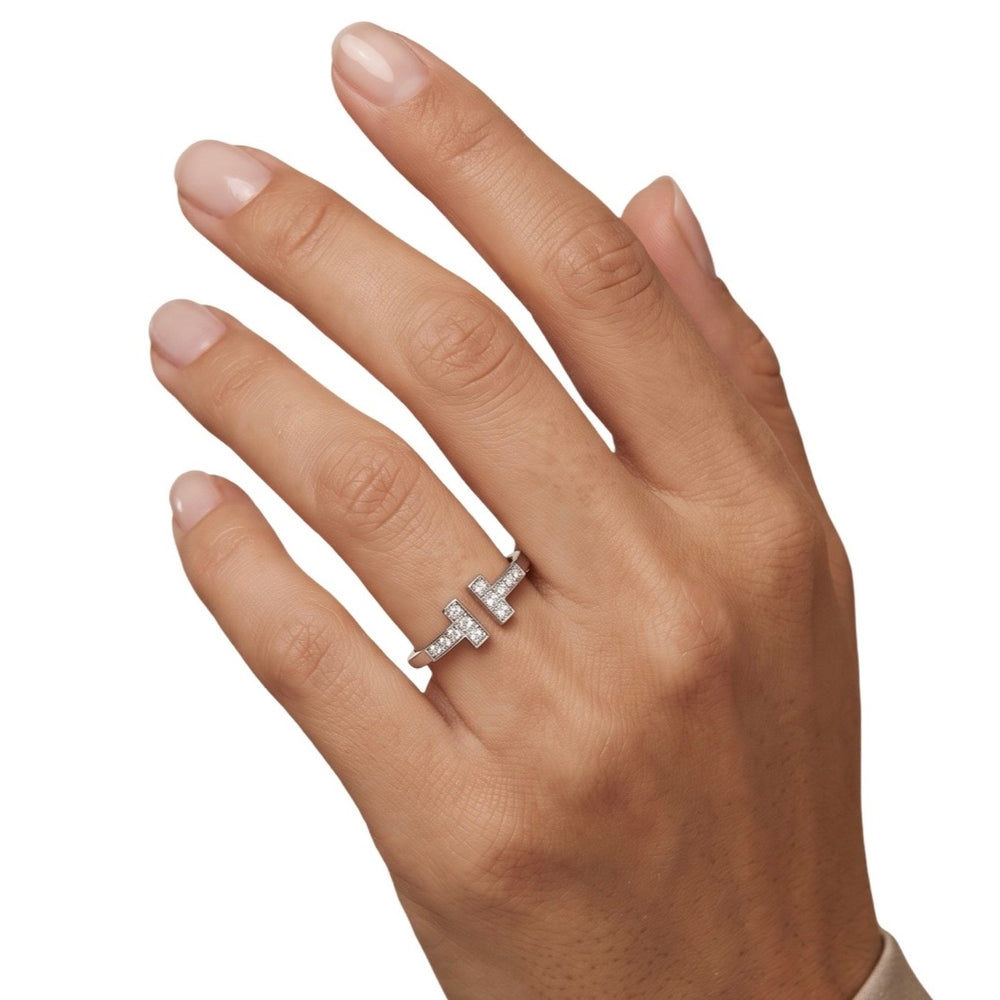 Anillo Tiffany & Co T Wire T.10