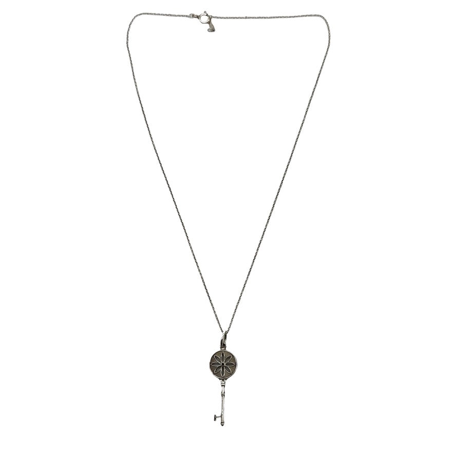 Collar Tiffany & Co Daisy Key Pendant