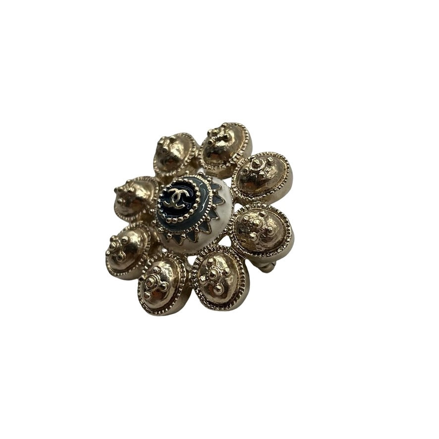 Pin Chanel