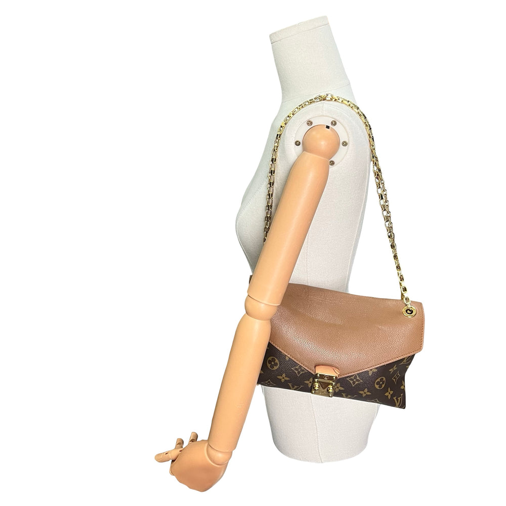 Bolsa Louis Vuitton Pallas Chain