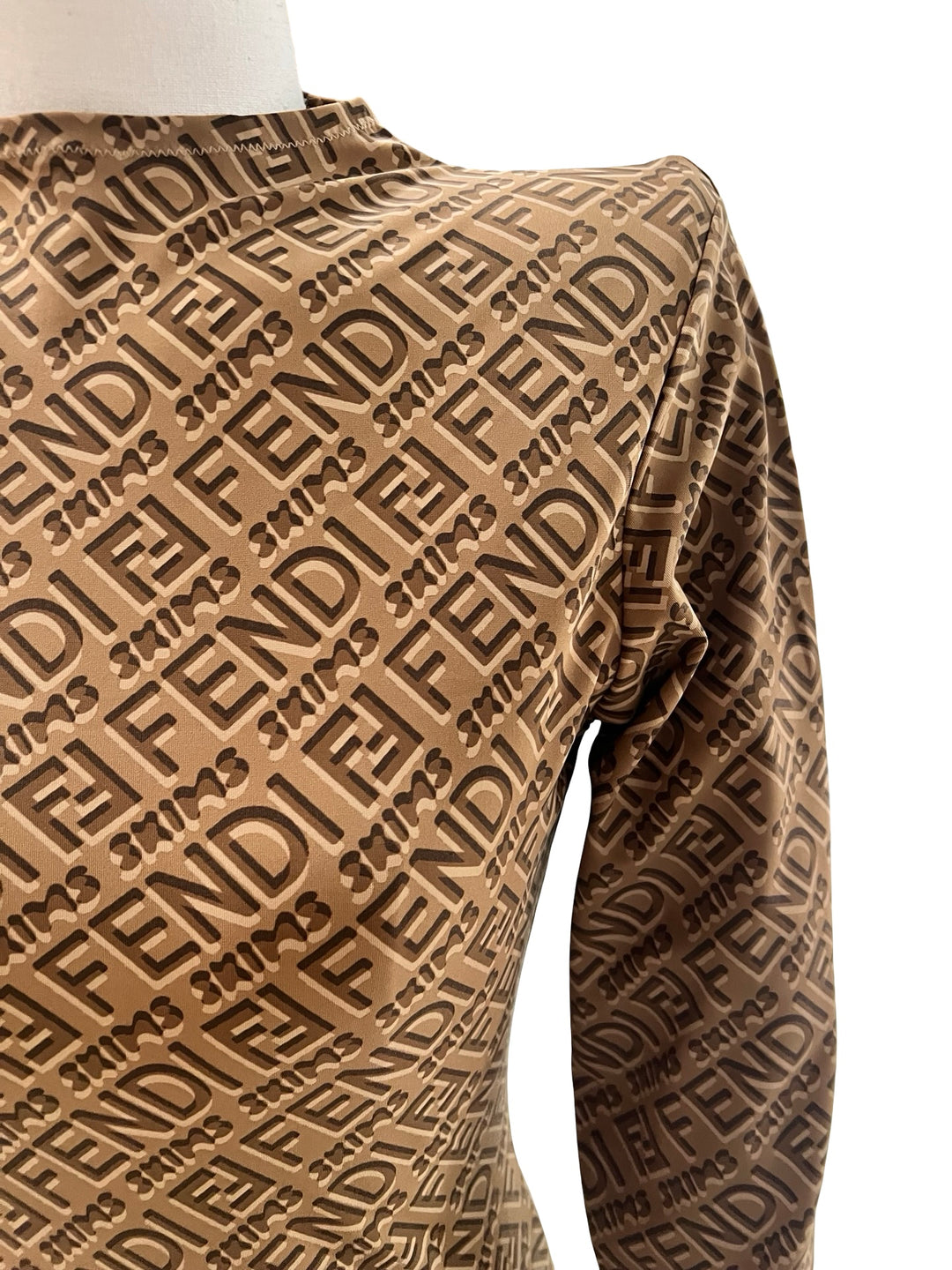 Top Fendi x Skims T.M