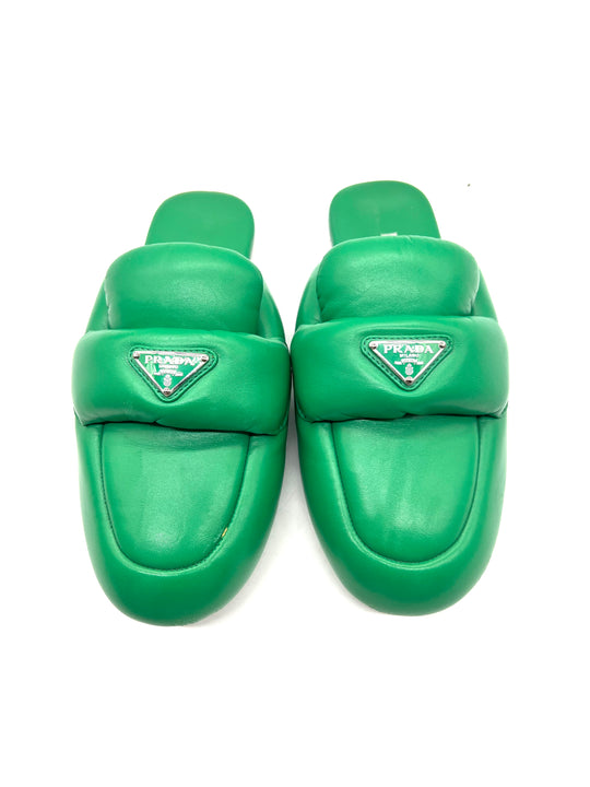 Loafers Prada T.36