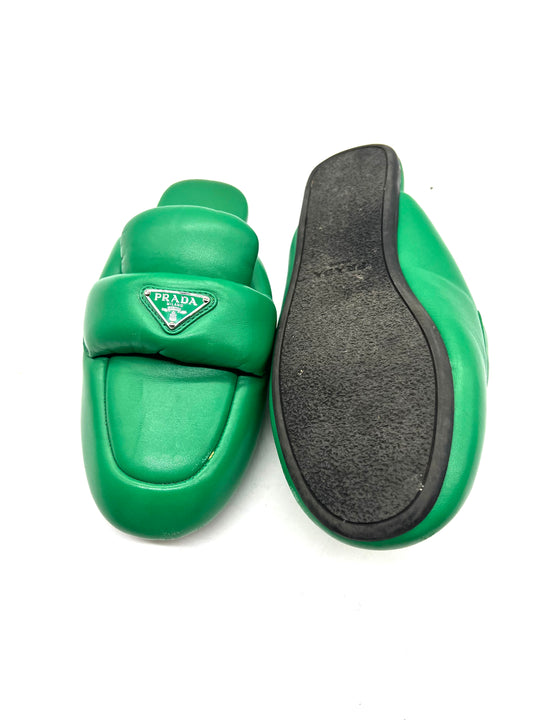 Loafers Prada T.36