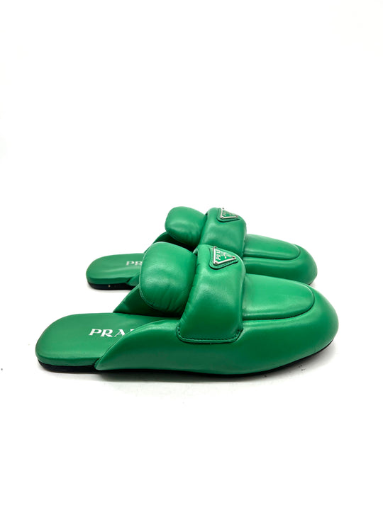 Loafers Prada T.36