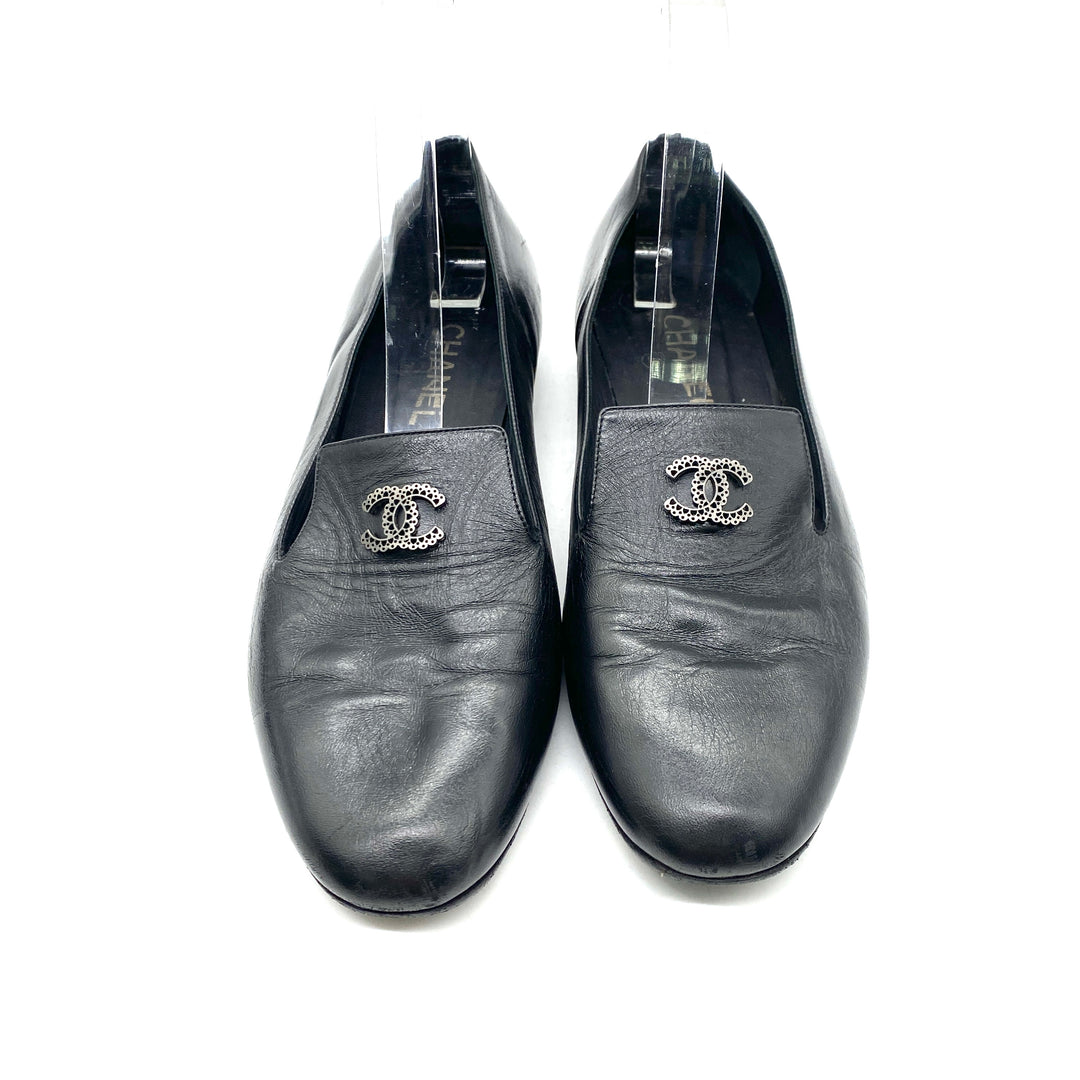 Loafers Chanel T.40