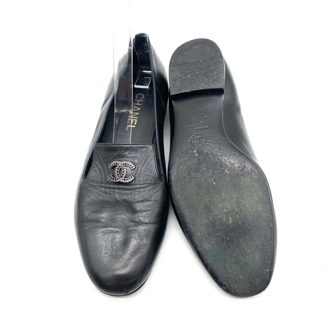 Loafers Chanel T.40