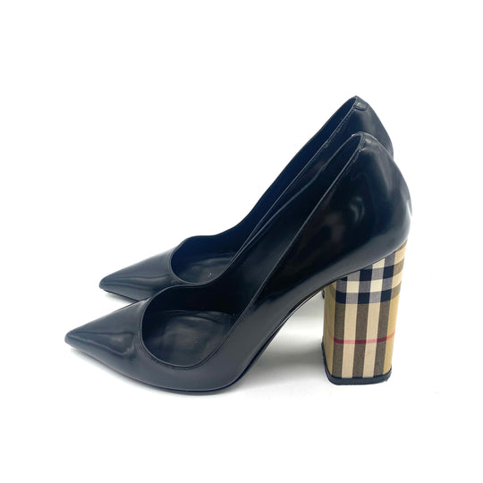 Pumps Burberry T.40