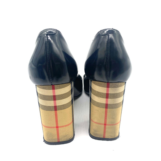 Pumps Burberry T.40