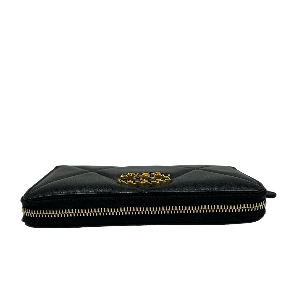 Cartera Chanel 19