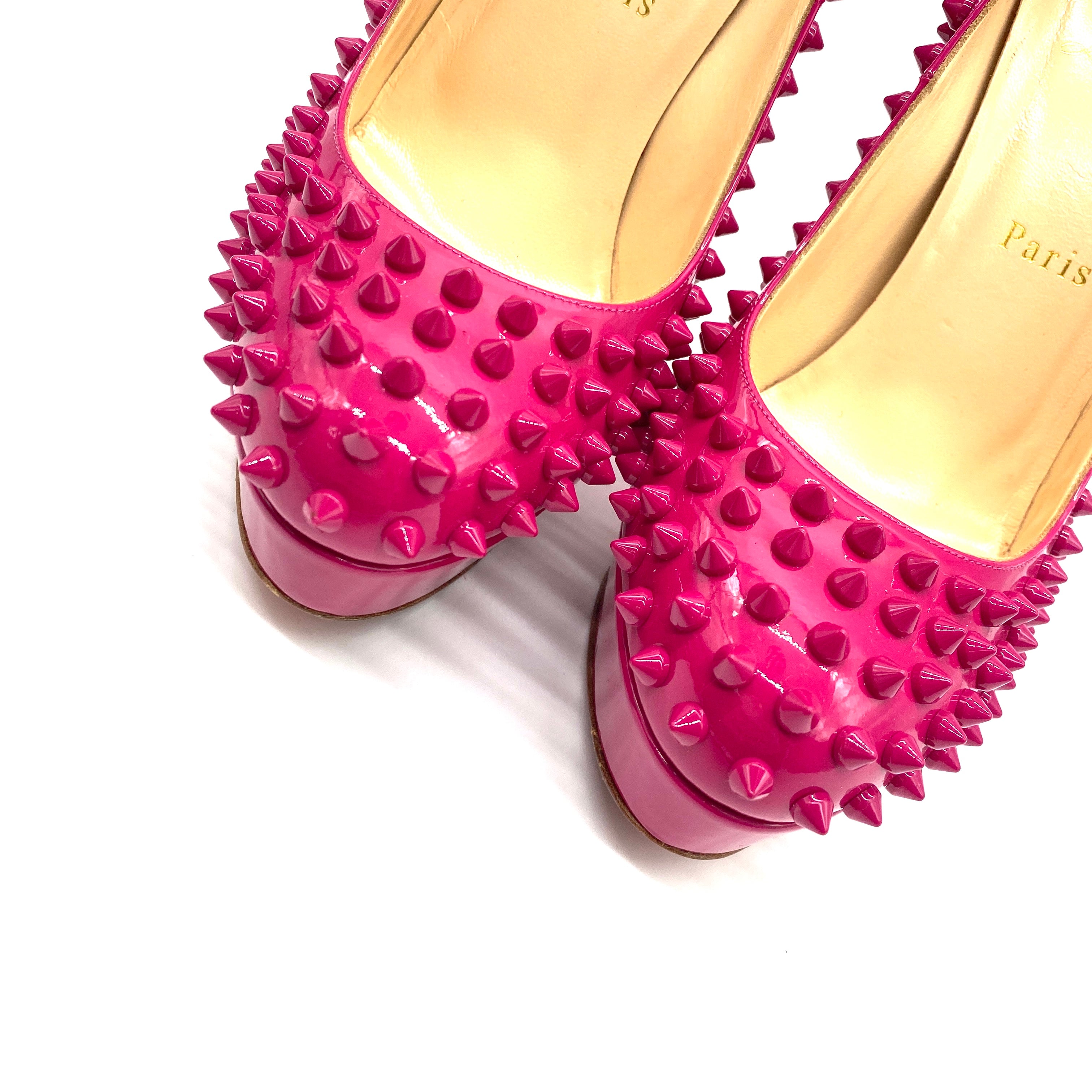 Pumps Christian Louboutin Spike T.38.5