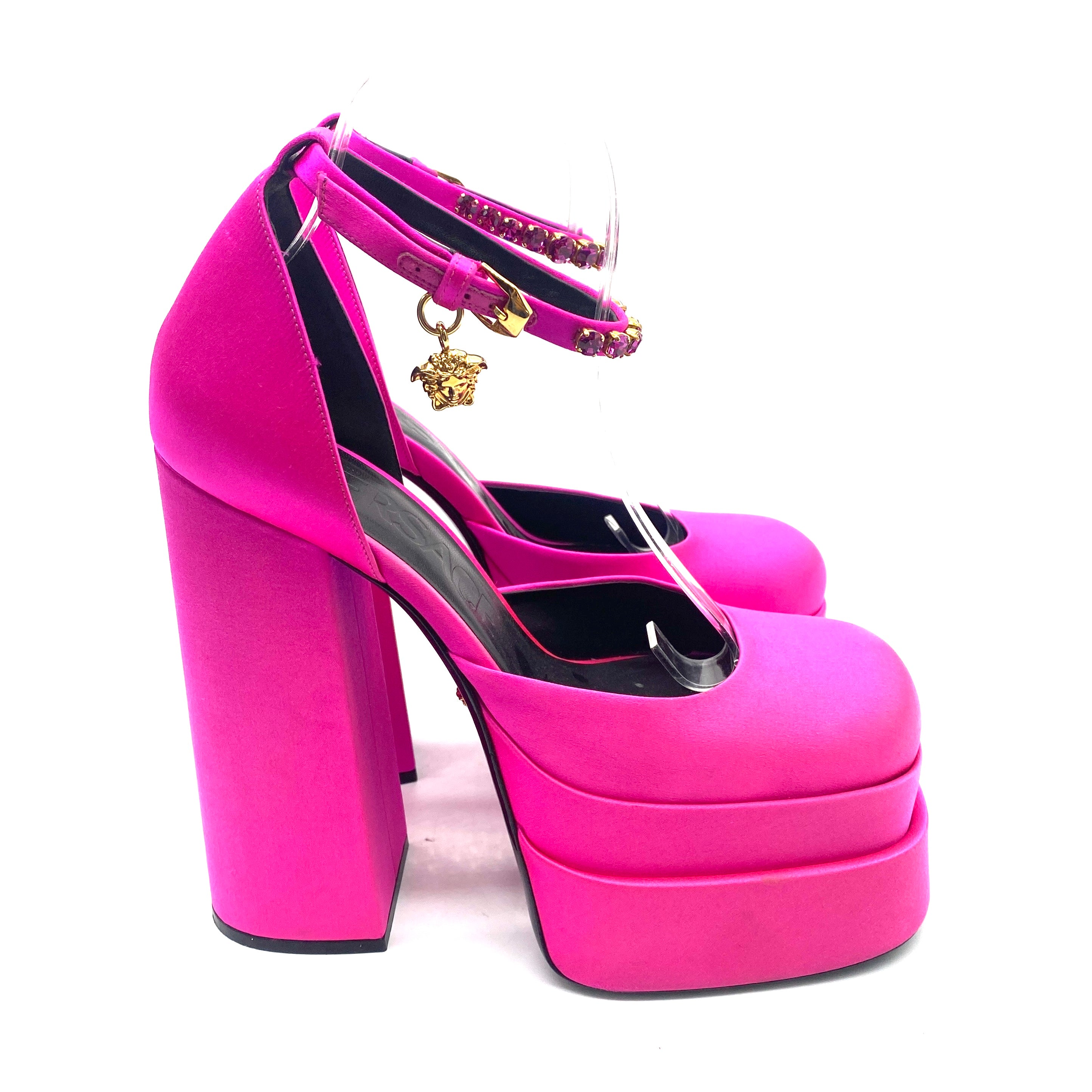 Pumps Versace Aevitas T.40