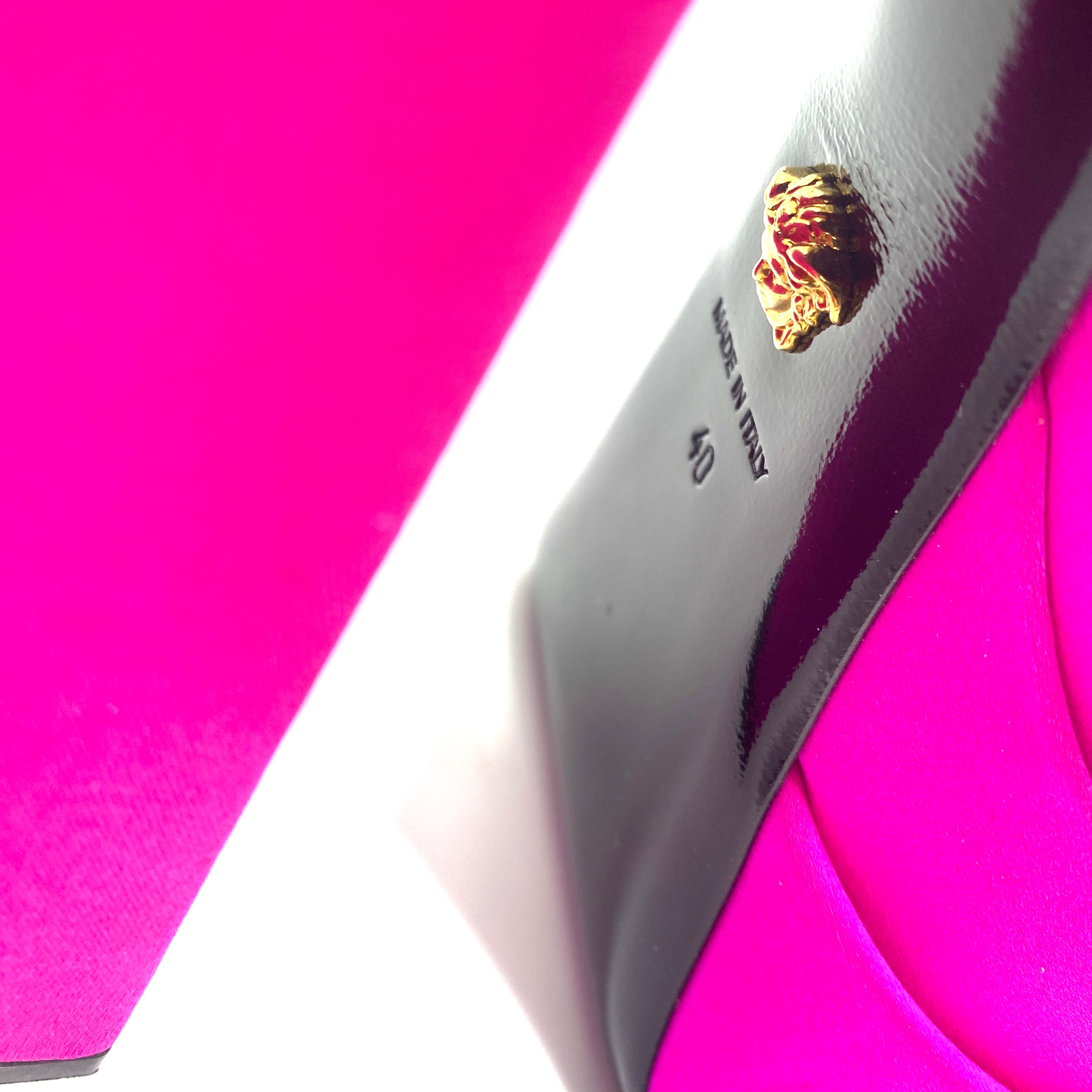 Pumps Versace Aevitas T.40
