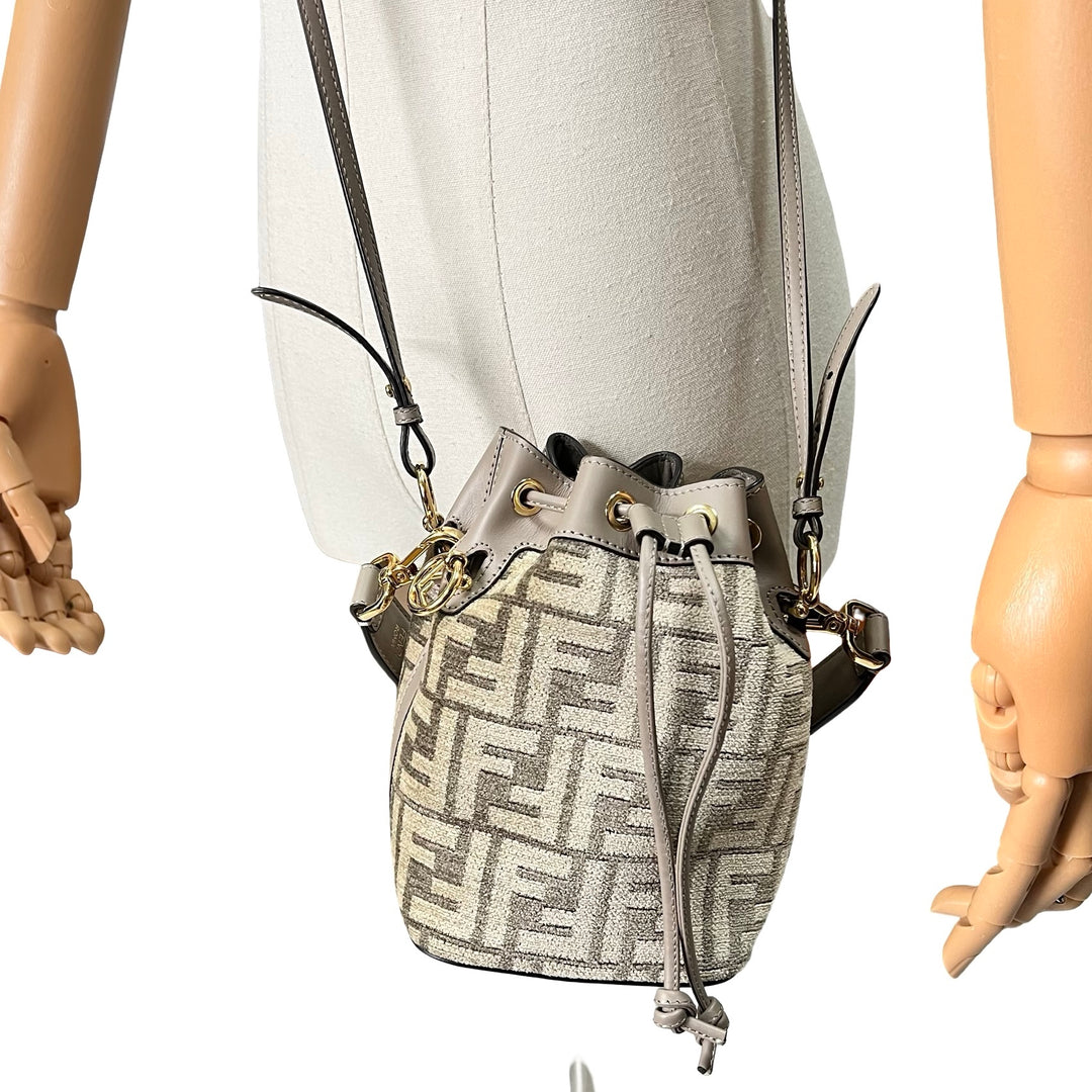 Bolsa Fendi Mon Tresor Mini