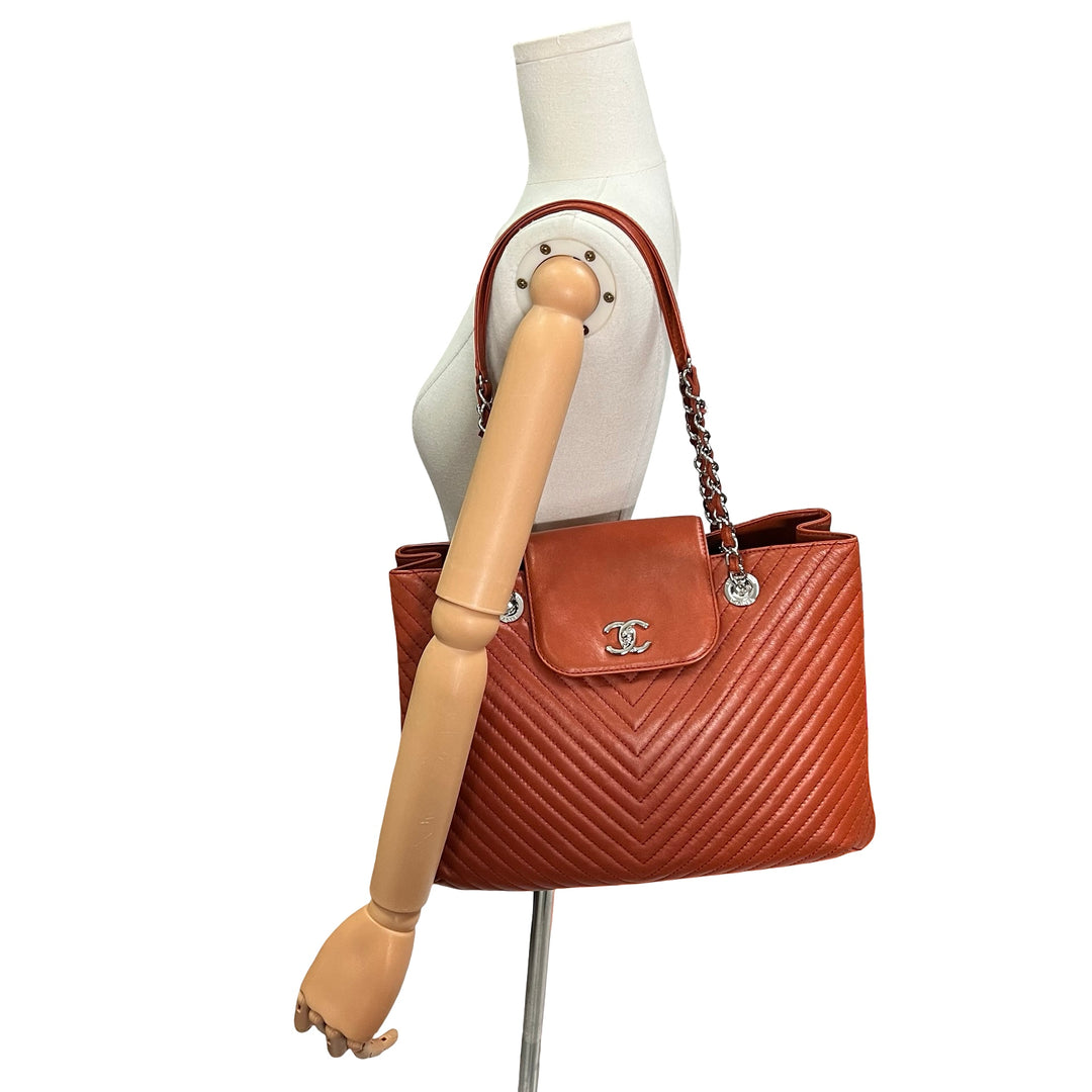Bolsa Chanel Chevron CC Shopping Tote