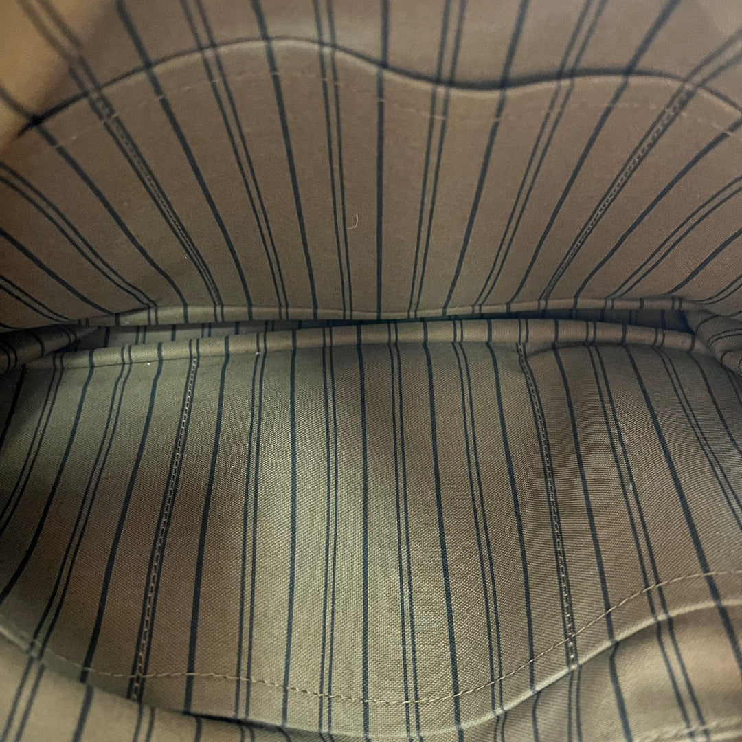 Bolsa Louis Vuitton Artsy MM