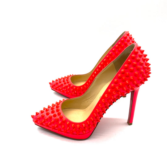 Pumps Christian Louboutin Spike T.36