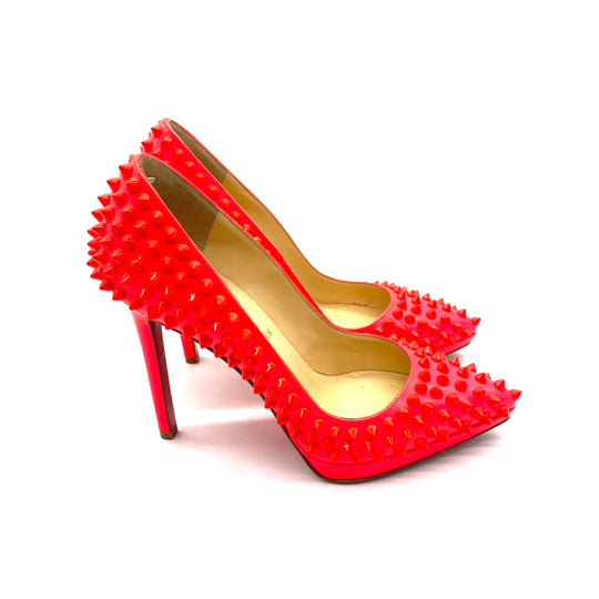 Pumps Christian Louboutin Spike T.36