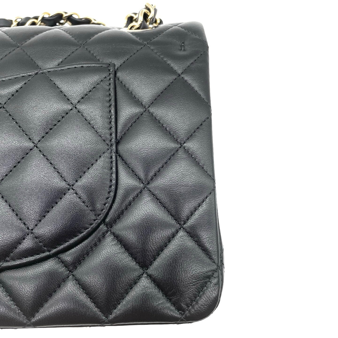 Bolsa Chanel Clásica Mediana Double Flap 2024