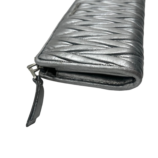 Cartera Miu Miu