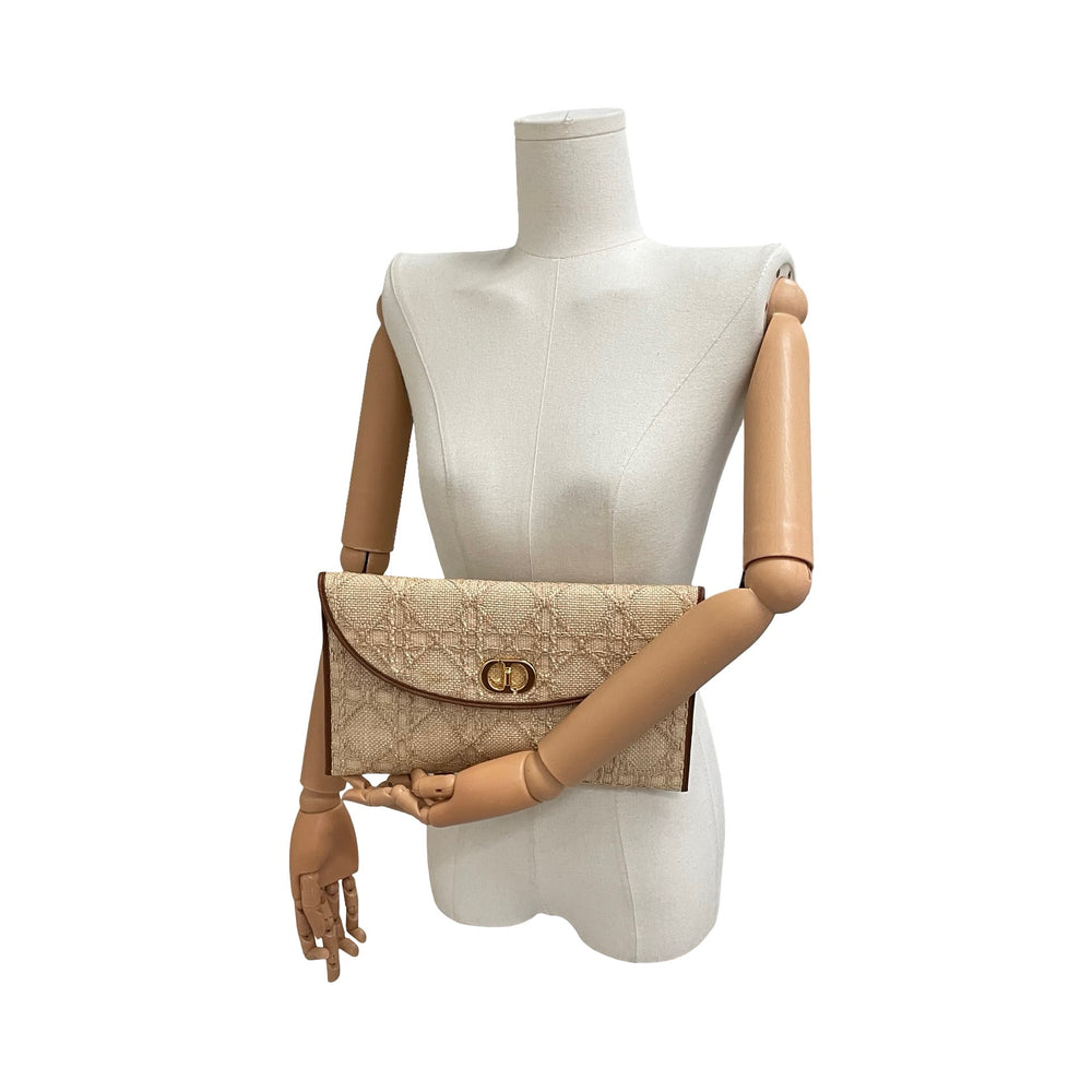 Clutch Dior 30 Montaigne Avenue