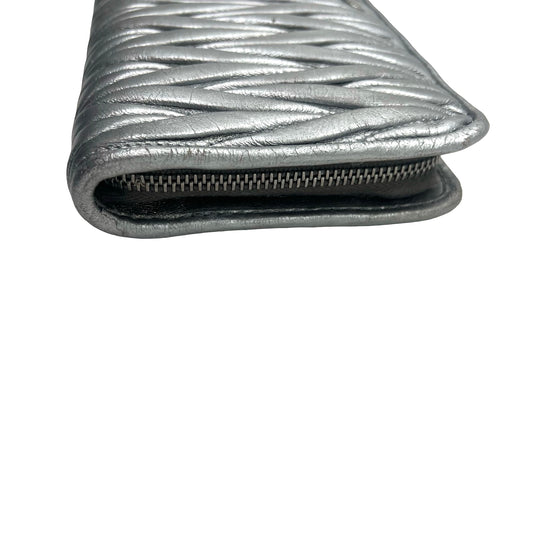 Cartera Miu Miu
