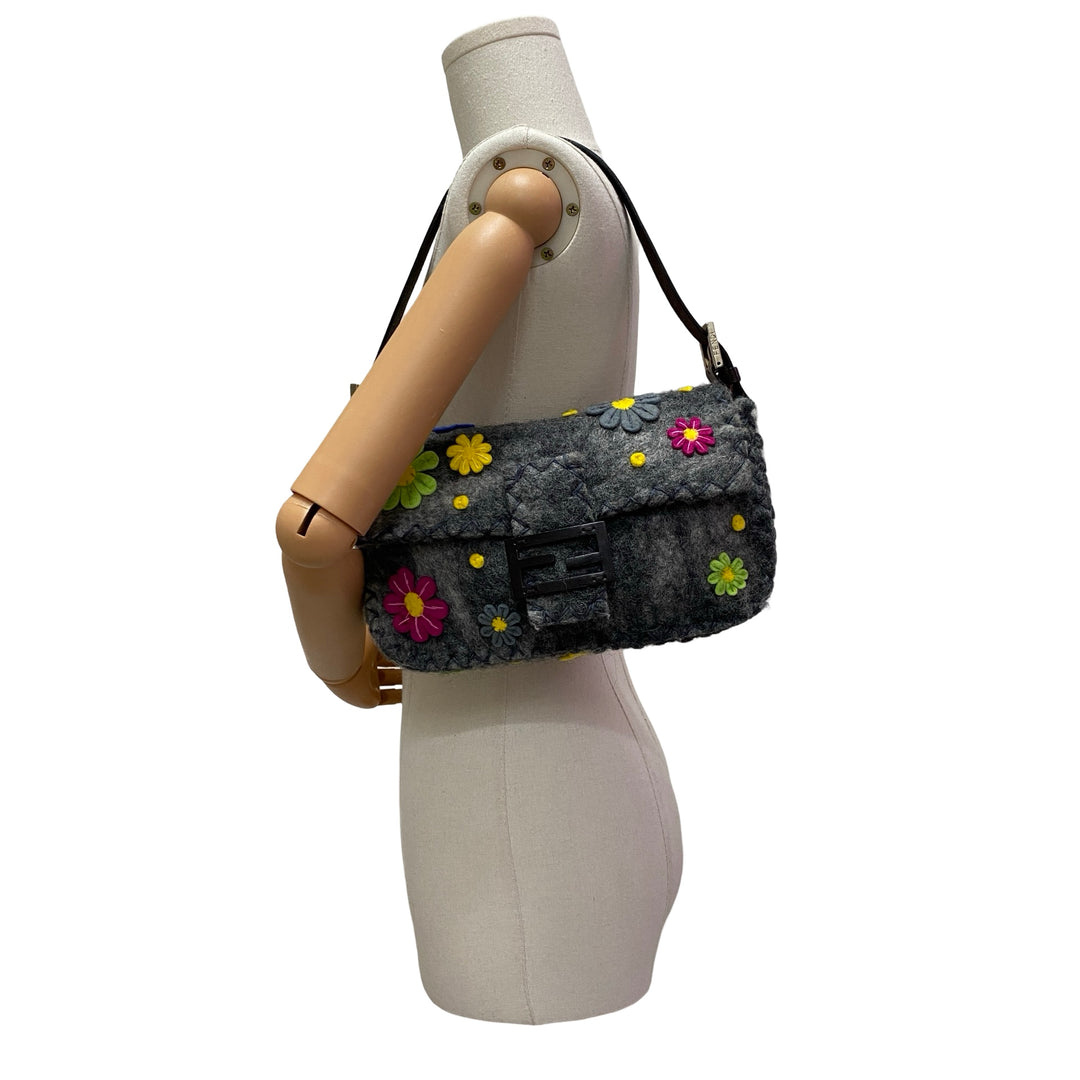 Bolsa Fendi Floral Felt Baguette Vintage